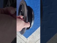 オリジナルのクラッチが利用可能です