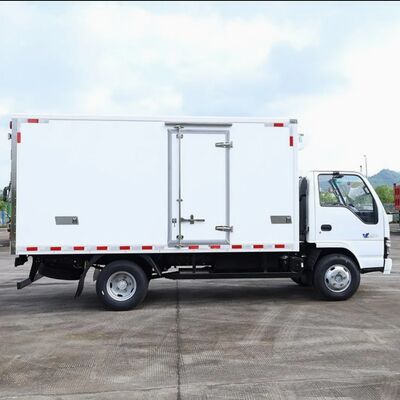 ISUZU QINGLING 600P 6ホイラー 3トンの冷蔵バンは,THERMO KING冷蔵ユニット RV380モデル